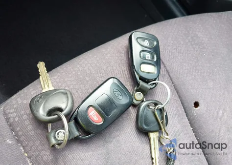 2010 Hyundai Elantra Se z USA, uszkodzony, nr VIN KMHDU4AD1AU871493